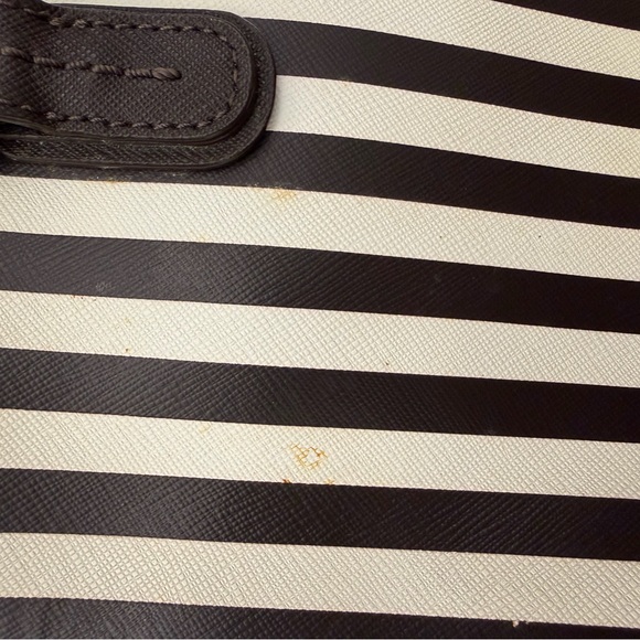 Black and White Striped Handbag Henri Bendel - Picture 12 of 14